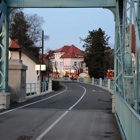 Pr'šefu 3* Brežice